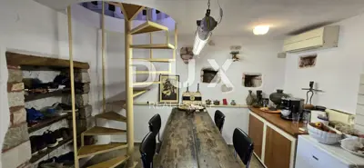 Haus 332 m², Oprtalj - zwei Häuser und bebaubare Grundstücksfläche - 7