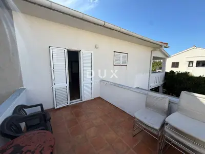 House 475 m², Pag - on the waterfront and in the heart of the city