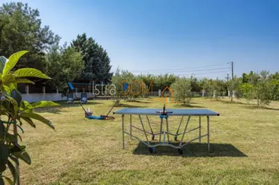 Kuća 160 m², Loborika - blizina Pule i velika građevinska parcela