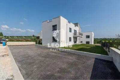 Apartment 94 m², Vabriga, roof terrace 160 m²