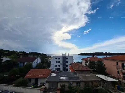 Pula. Zelenika! Samostojeća kuća s garažom! Blizina plaže i mora na samo 50 metara! - 2