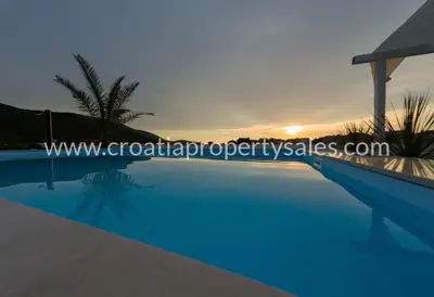 Haus 188 m², Šibenik - erste Reihe zum Meer - 4