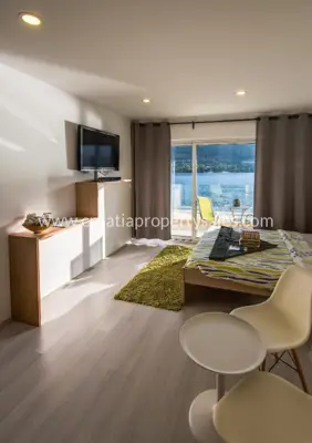 Haus 188 m², Šibenik - erste Reihe zum Meer - 10