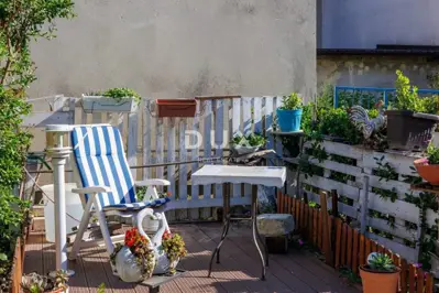 Haus 405 m², Donja Dubrava - drei Etagen und Hof - 10