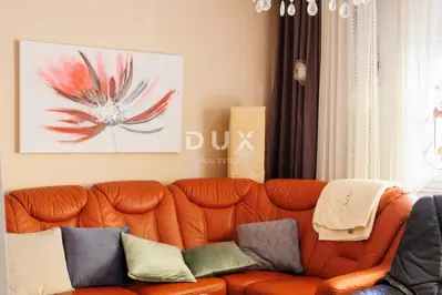 Haus 405 m², Donja Dubrava - drei Etagen und Hof