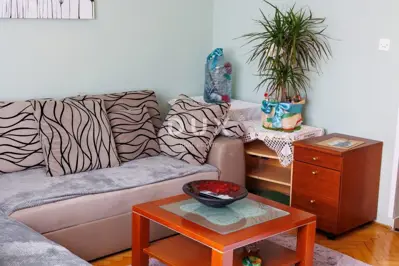 Haus 405 m², Donja Dubrava - drei Etagen und Hof - 2
