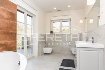 Apartment for rent in Medveščak, 190 m² - 13