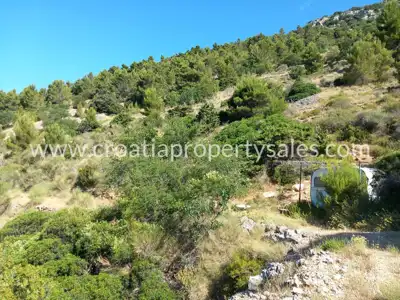 Grundstück, Brač, 32 660 m², 198 000 € - 3