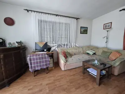 Haus 300 m², Grižane-Belgrad - südliche Ausrichtung und Grundstück 533 m² - 2