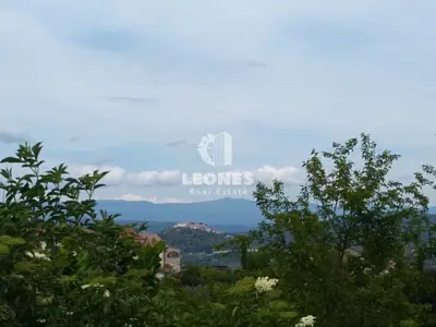 Građevinsko zemljište 600 m², Vižinada, pogled na Motovun