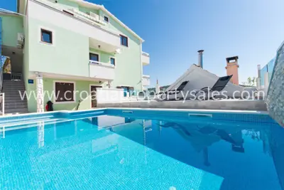 Apartmanska kuća, Trogir - Čiovo, 200 m od plaže i pogled na more
