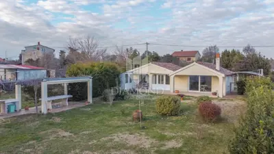 House in Valtura, quiet location and covered terrace