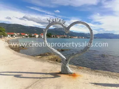 Reihenhaus, Kaštela - 50 m vom Meer und Strand entfernt