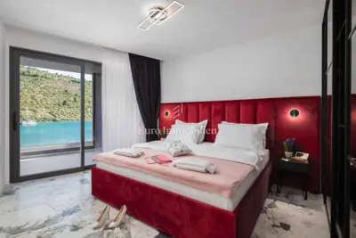Villa in Rogoznica, first row to the sea and pool - 12