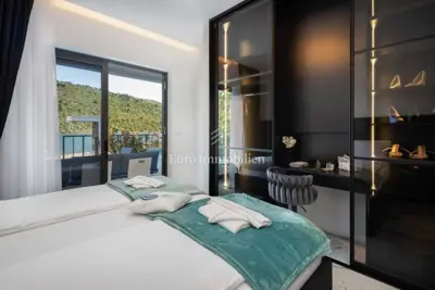 Villa in Rogoznica, first row to the sea and pool - 14