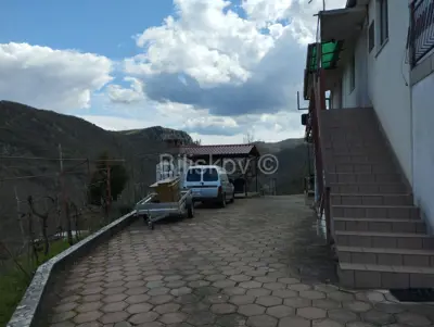 Buzet, prodaja, kuća na brežuljku, parcela 2400 m² - 12