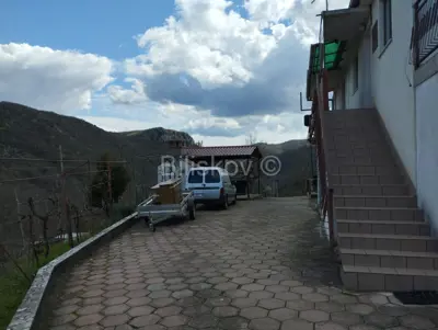 Buzet, prodaja, kuća na brežuljku, parcela 2400 m² - 12