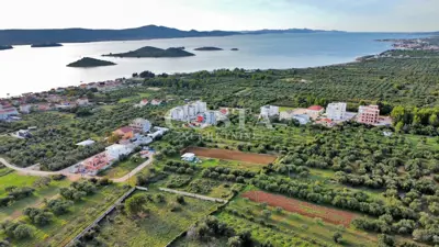 BIOGRAD, TURANJ - Građevinsko zemljište u blizini mora