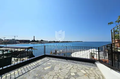 Kuća 124 m², Umag - prvi red do mora