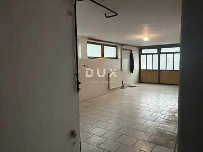 House 300 m², Donja Dubrava - commercial space and garage for 2 cars - 13