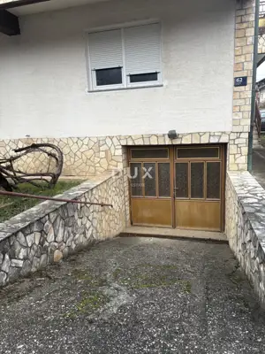 House 300 m², Donja Dubrava - commercial space and garage for 2 cars - 12