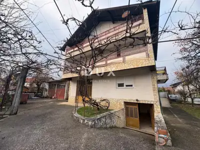 House 300 m², Donja Dubrava - commercial space and garage for 2 cars