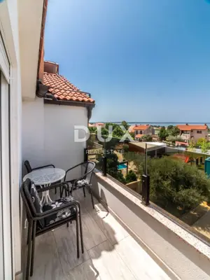 Kuća 650 m², Peroj - bazen i pogled na more - 12