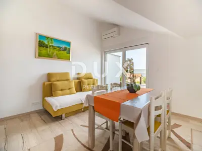 Kuća 650 m², Peroj - bazen i pogled na more - 16