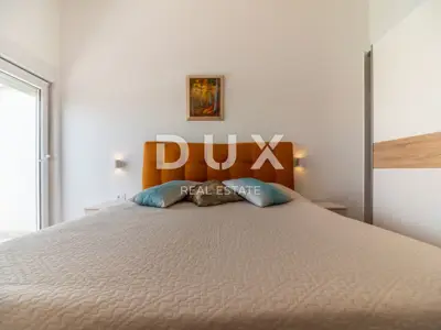 Kuća 650 m², Peroj - bazen i pogled na more - 3