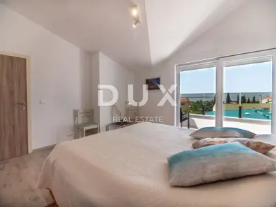 Kuća 650 m², Peroj - bazen i pogled na more - 7