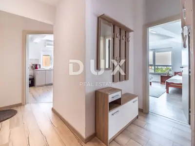 Kuća 650 m², Peroj - bazen i pogled na more - 10