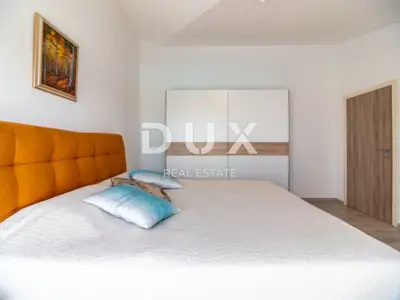 Kuća 650 m², Peroj - bazen i pogled na more - 4