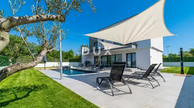Villa 204 m², Poreč - Pool und Jacuzzi - 2