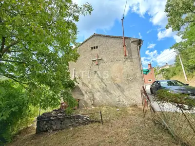 Kuća 140 m², Pazin - za renovaciju blizu centra - 4