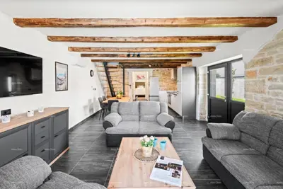 Prodaja prelijepe kamene kuće s bazenom, Baderna, Poreč! - 8