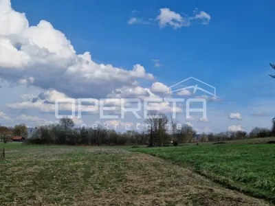 Građevinsko zemljište 2.372 m², Donja Stubica, blizina Termi Jezerčica - 2