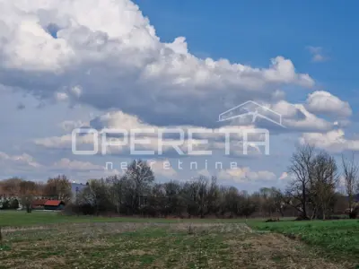 Građevinsko zemljište 2.372 m², Donja Stubica, blizina Termi Jezerčica - 3
