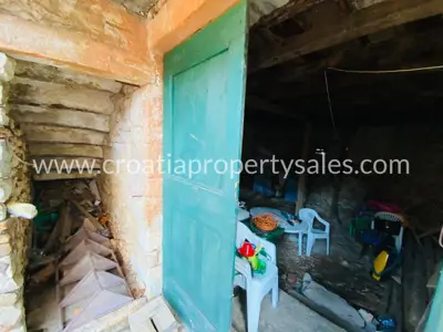Kuća, Brač, 370 m², 299 000 € - 6
