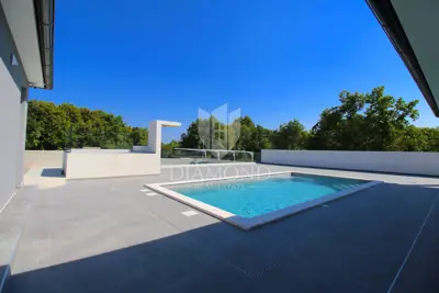 Villa 177 m², Svetvinčenat - bazen i okućnica - 8