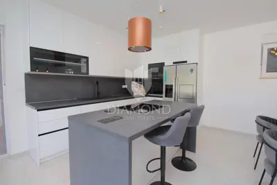 Villa 177 m², Svetvinčenat - bazen i okućnica - 7