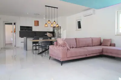 Villa 177 m², Svetvinčenat - bazen i okućnica - 14