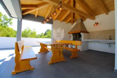 Villa 177 m², Svetvinčenat - bazen i okućnica - 10