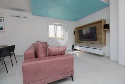 Villa 177 m², Svetvinčenat - bazen i okućnica - 12