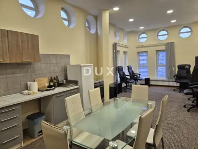 ZAGREB, TRNJE - 5 rooms with two separate entrances in a prime location - 3