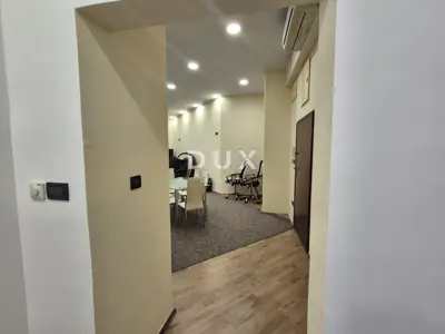 ZAGREB, TRNJE - 5 rooms with two separate entrances in a prime location - 7