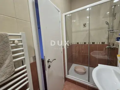 ZAGREB, TRNJE - 5 rooms with two separate entrances in a prime location - 6