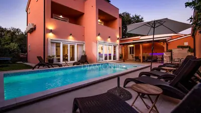 Haus 330 m², Medulin - 500 m vom Meer