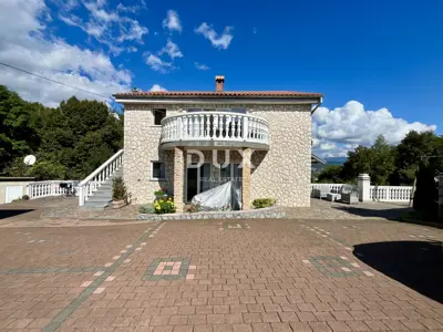 Haus 392 m², Bregi - Meerblick und 6 Wohnungen - 2