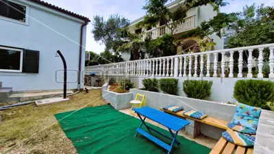 Kuća 233 m², Kruševo - 2 stana i pogled na more - 6