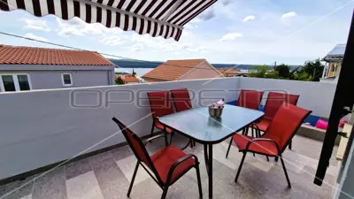 Kuća 233 m², Kruševo - 2 stana i pogled na more